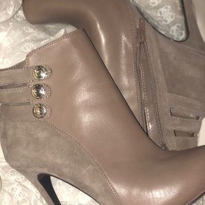 GUESS BOOTIES